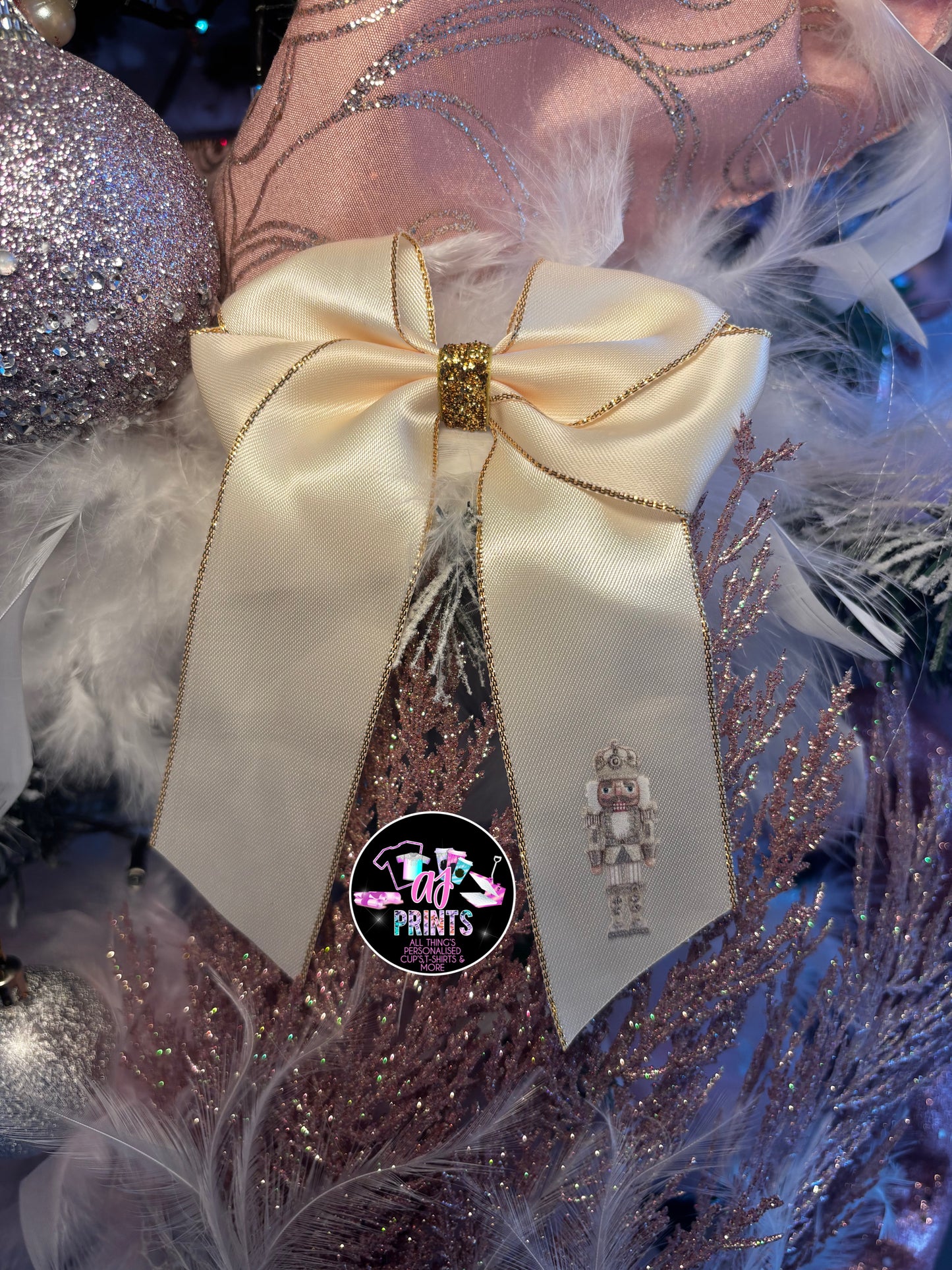 LARGE NUTCRACKER BOW’S