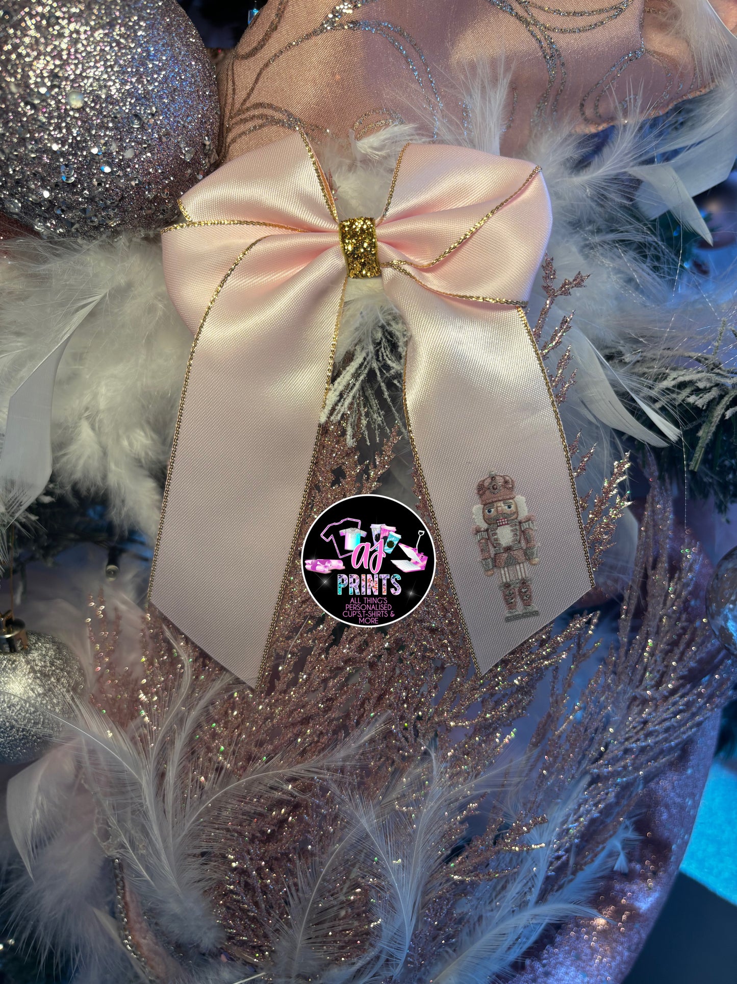 LARGE NUTCRACKER BOW’S